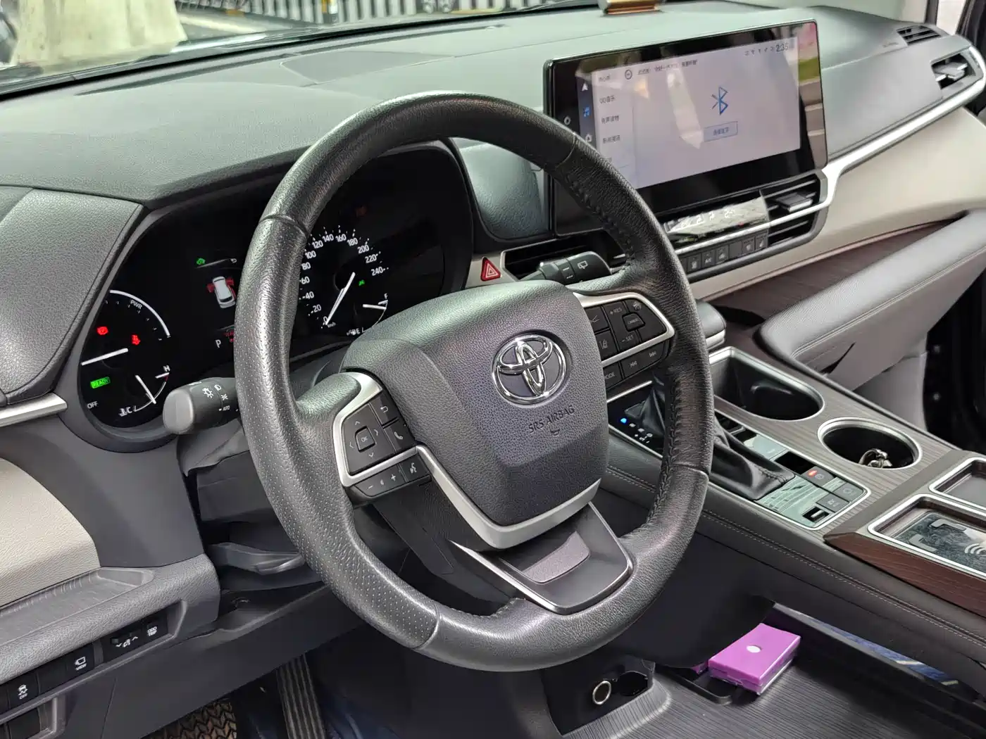 Toyota Granvia 2023 2.5L Hybrid Prestige PLUS Edition фото 6