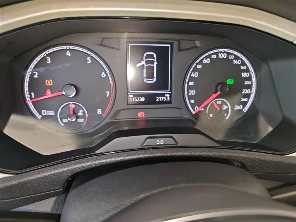 Volkswagen T-ROC 2018 230TSI DSG 2WD Fashion China V фото 12