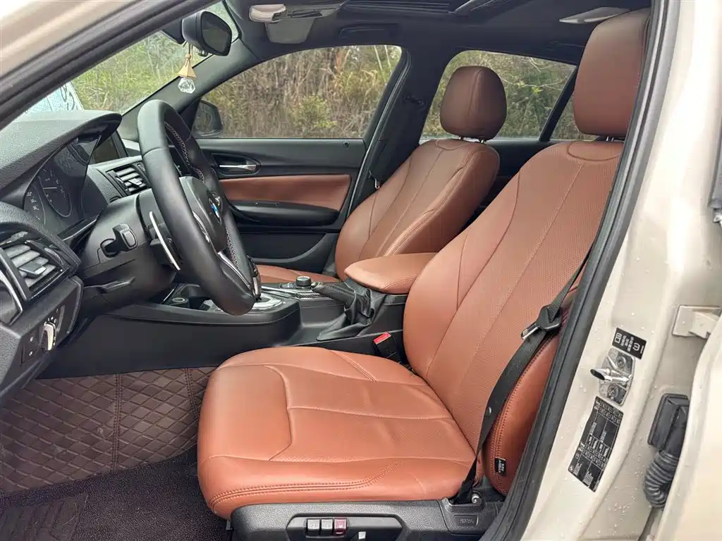 BMW 1 Series (Import) 2012 118i Leading фото 14