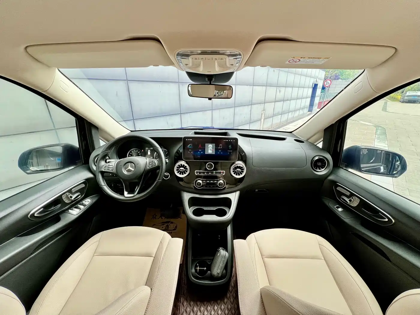 Mercedes-Benz Vito 2023 2.0T Elite 9-Seater фото 14