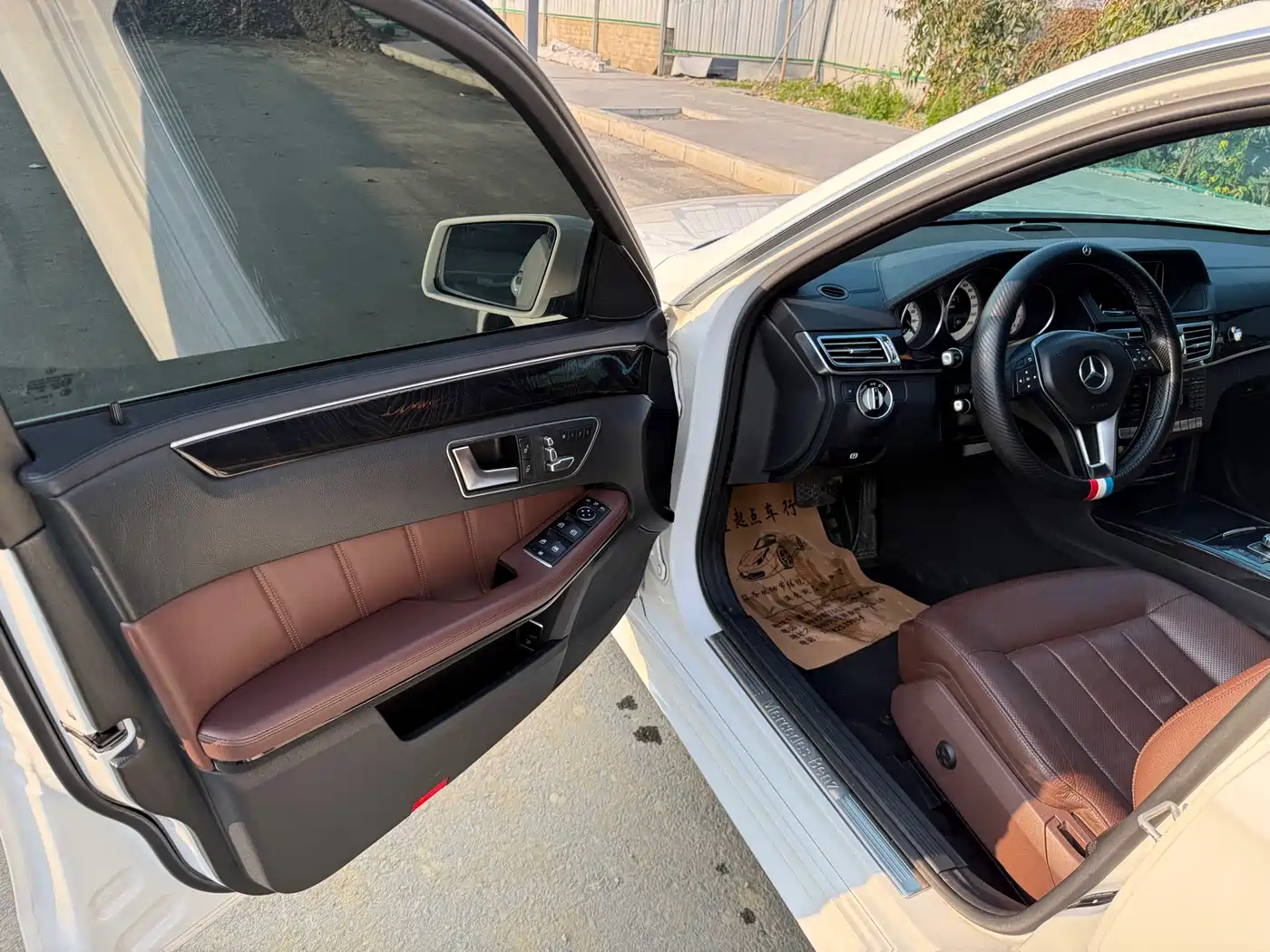 Mercedes-Benz E-Class 2014 E 300 L Sport Luxury фото 11