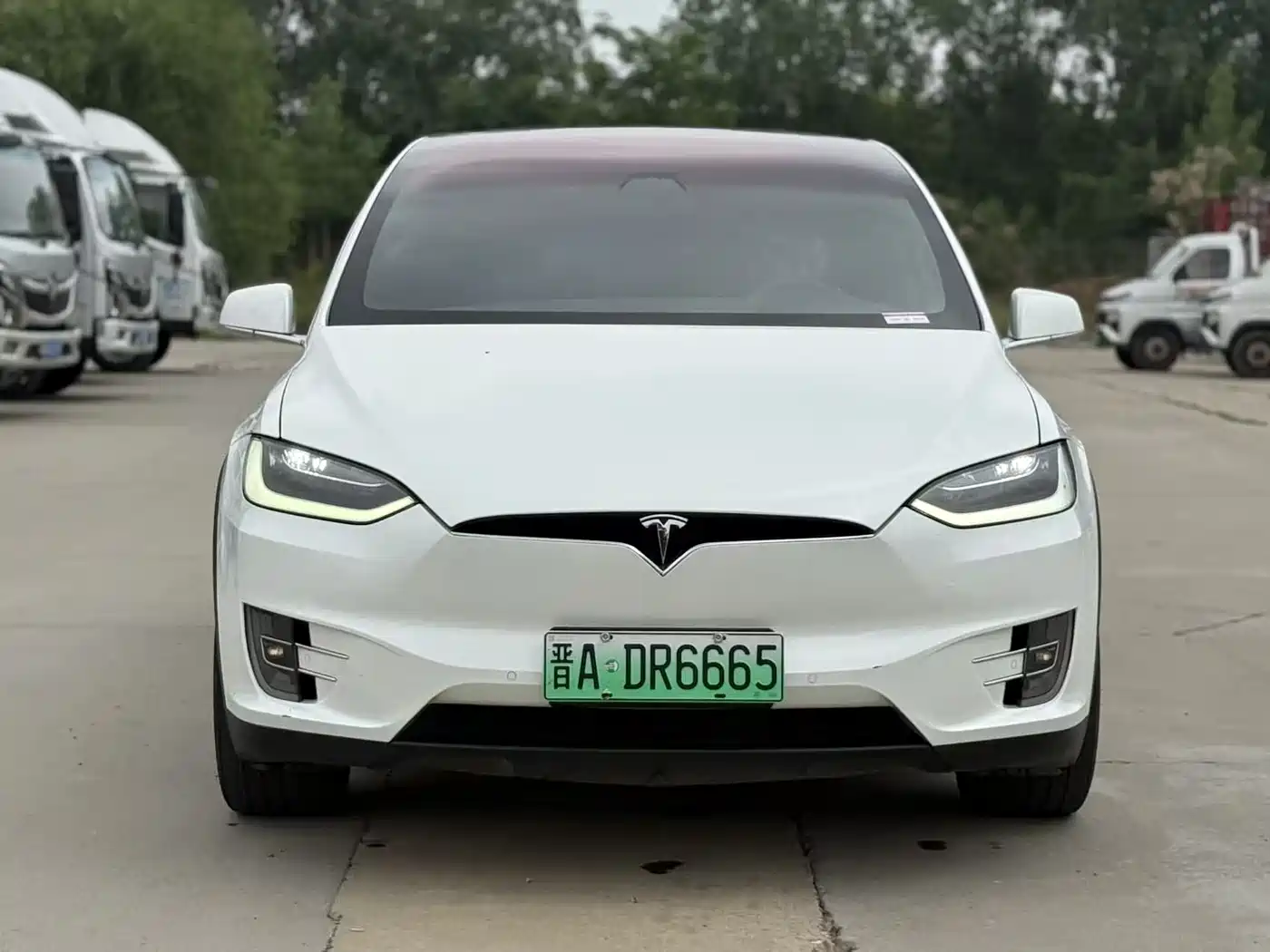 TESLA MODEL X