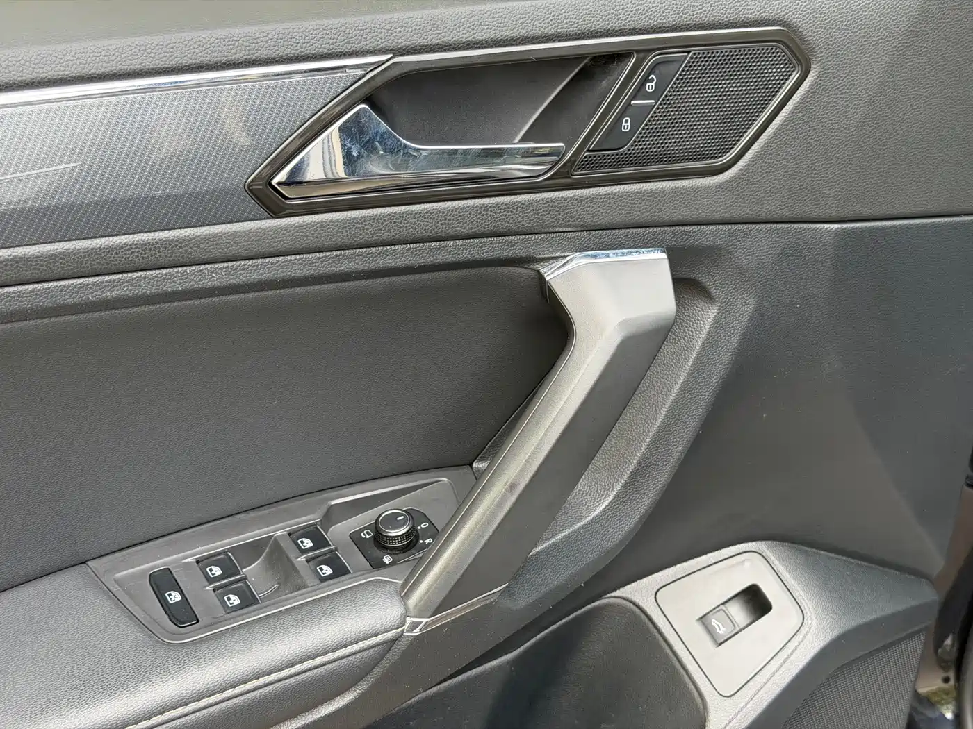 Фото 6 - Volkswagen Tiguan L
