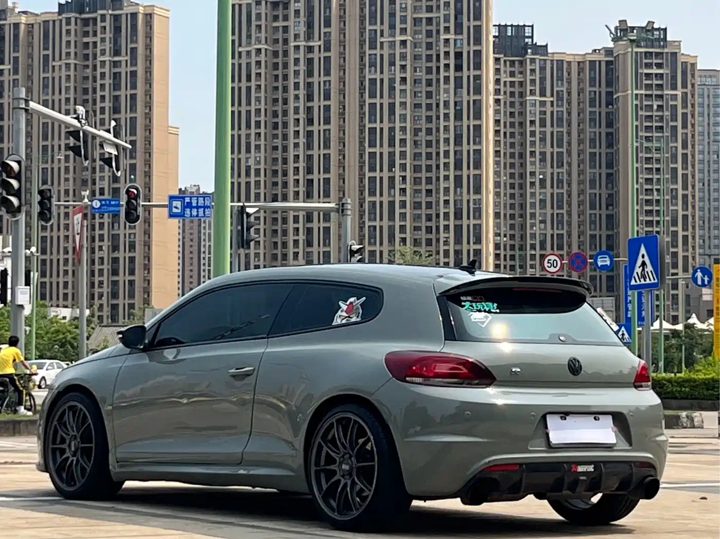 Volkswagen Scirocco 2011 Model R 2.0TSI фото 9