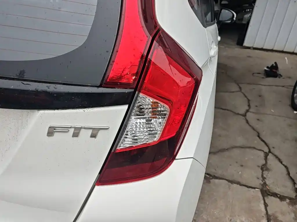 Фото 8 - Honda Fit