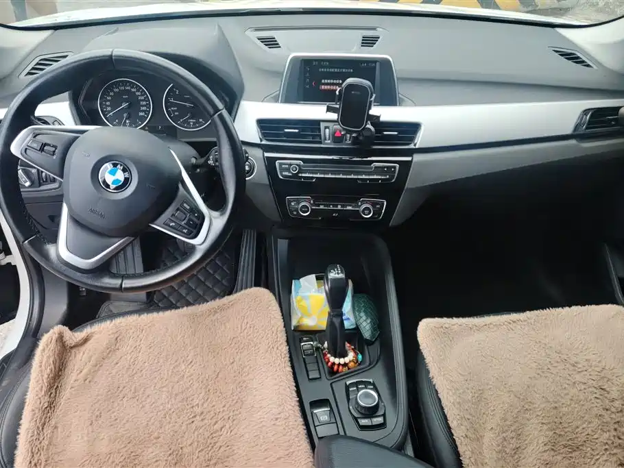 BMW X1 2018 sDrive18Li Fashion Model фото 12