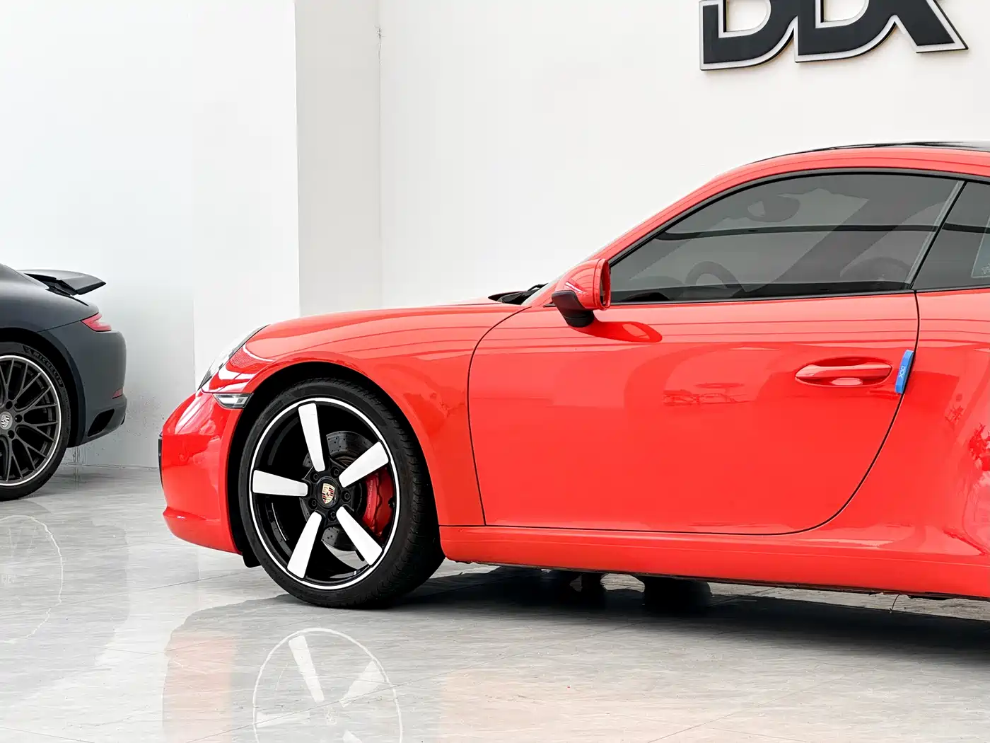 Photo 9 - Porsche 911
