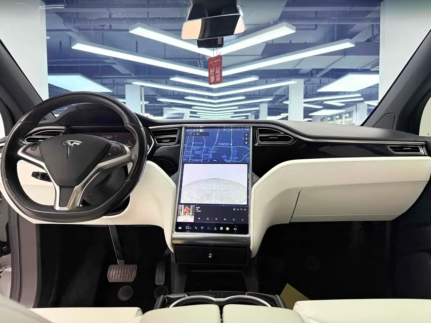 TESLA MODEL X