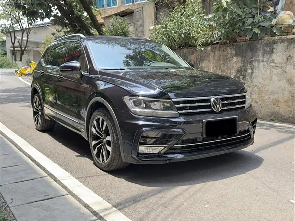 Volkswagen Tiguan L 2021 330TSI Automatic 2WD R-Line Premium фото 10