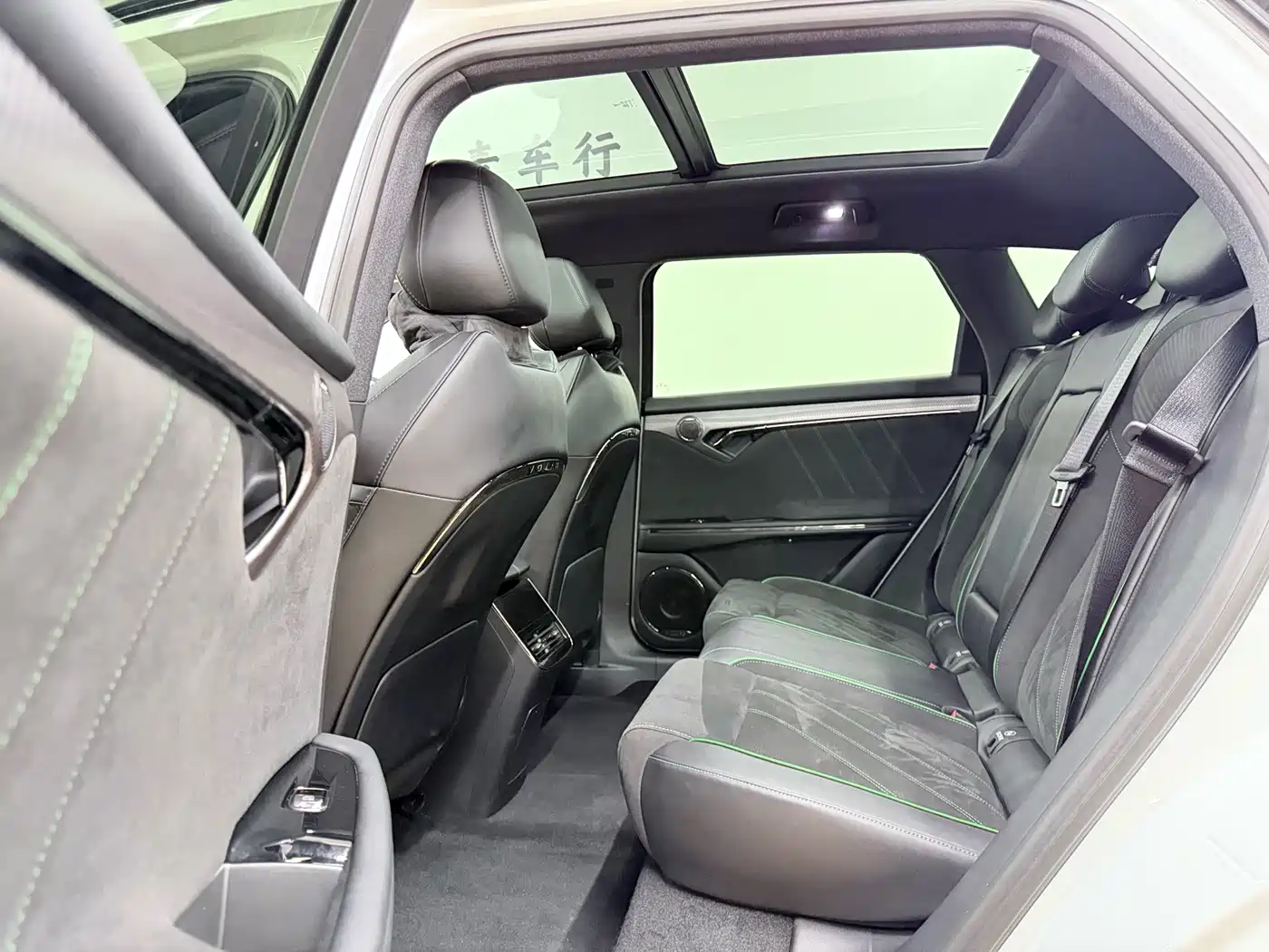 Voyah Auto VOYAH FREE 2025 318 318km RWD Touring Edition фото 24