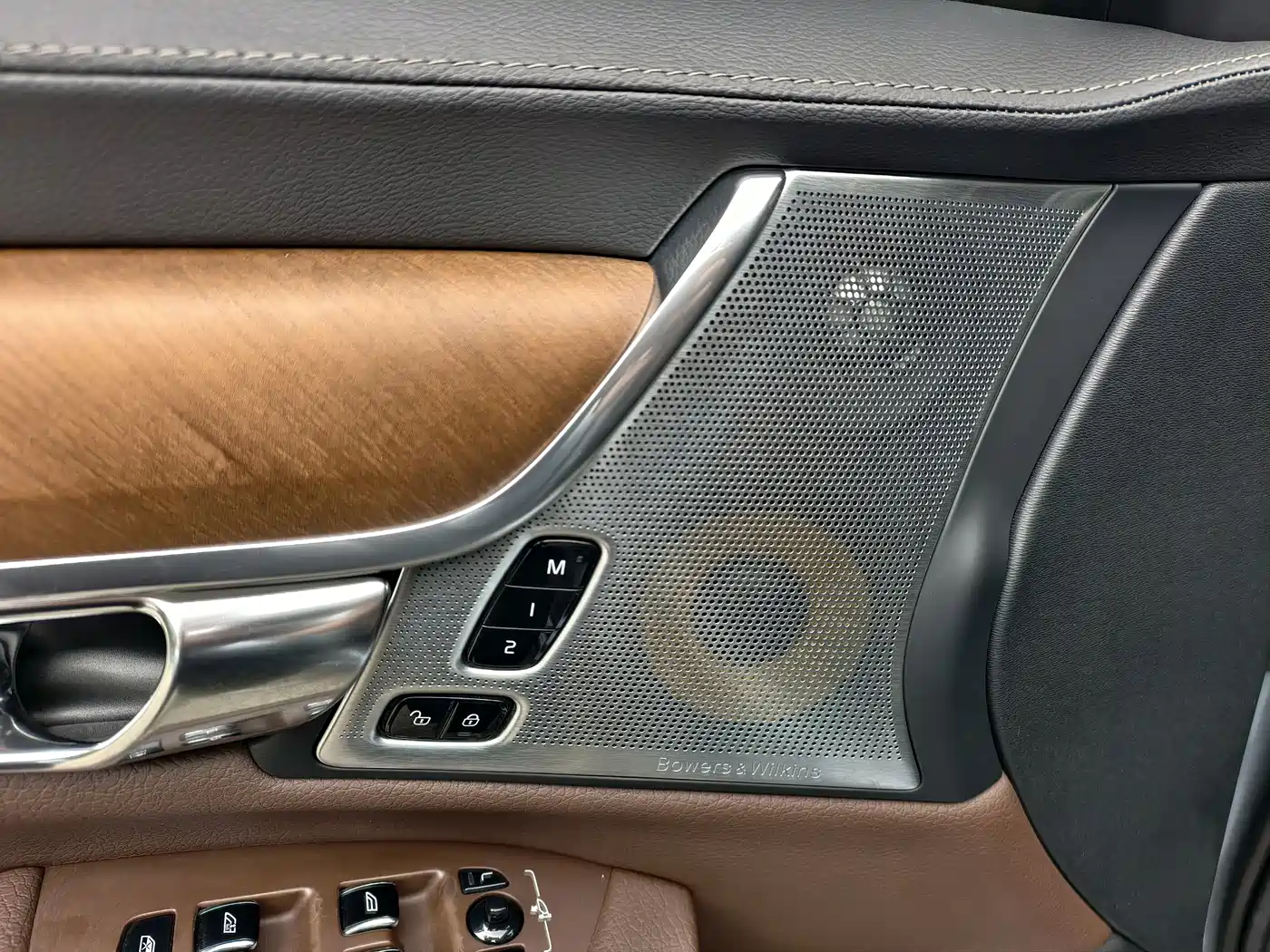 VOLVO S90 PLUG IN HYBRID