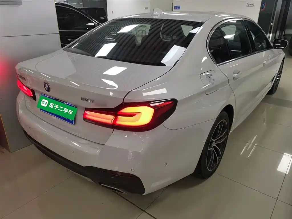 BMW 5 Series 2022 Model Second Facelift 525Li M Sport Package фото 5