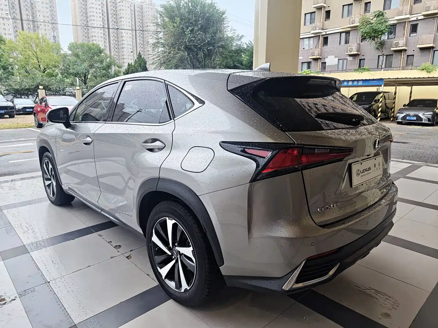 Photo 9 - Lexus NX