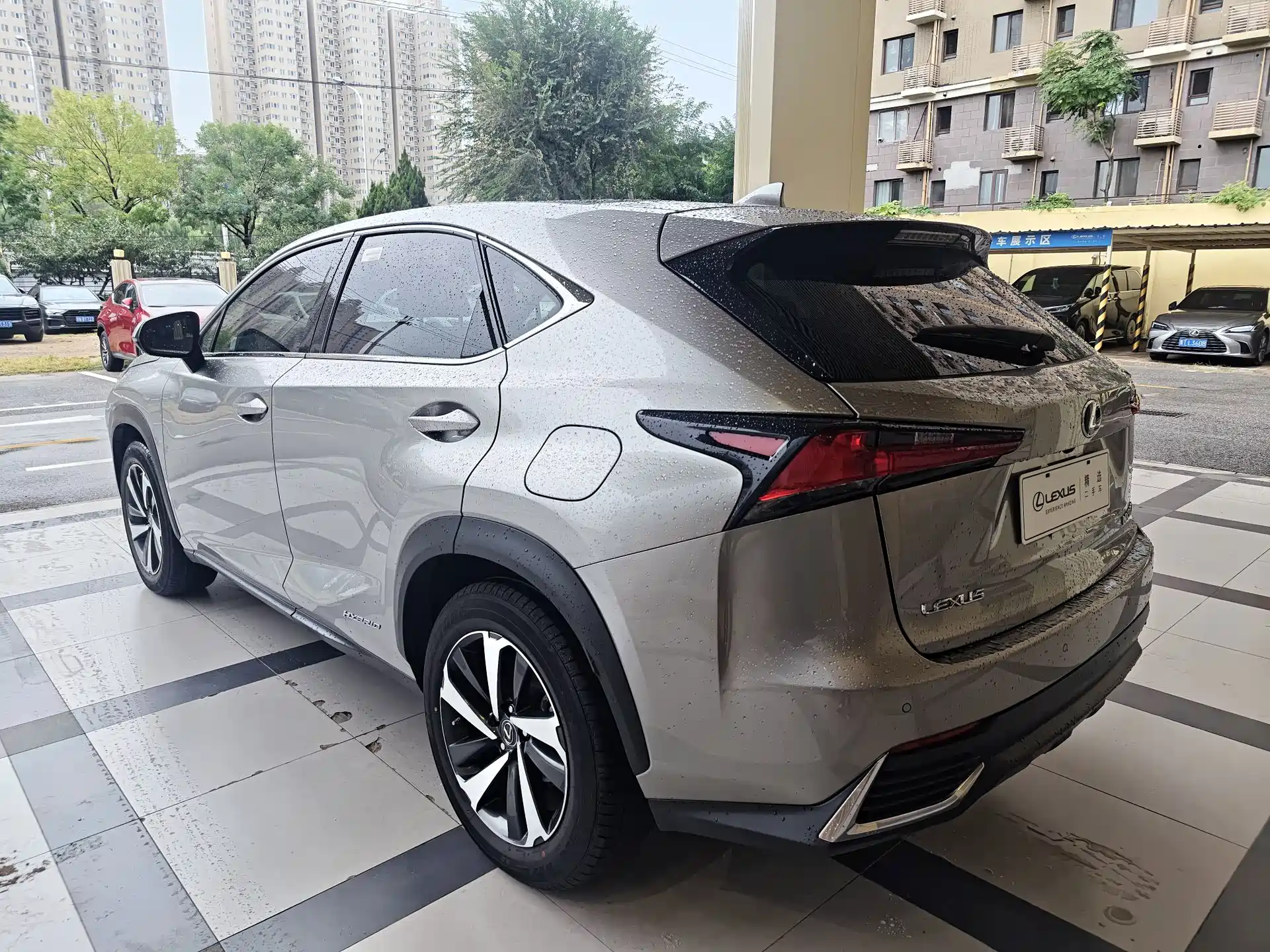 Фото 9 - Lexus NX