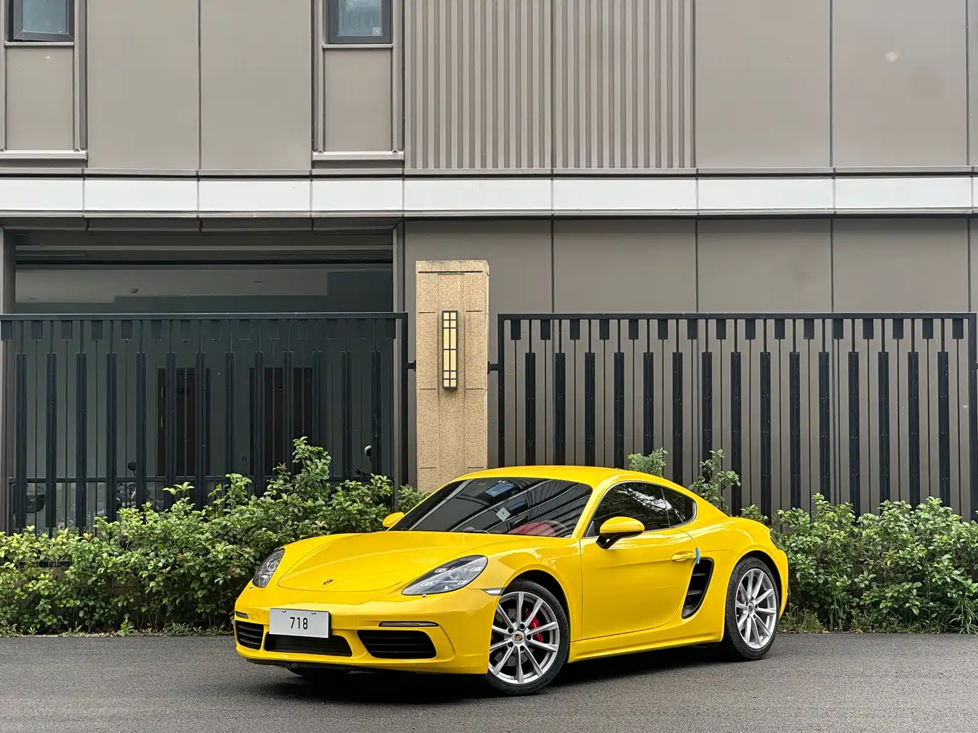Porsche 718 2018 Cayman 2.0T