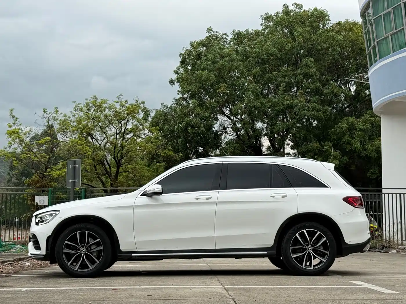 Mercedes-Benz GLC 2020 Facelift GLC 260 L 4MATIC Luxury фото 17