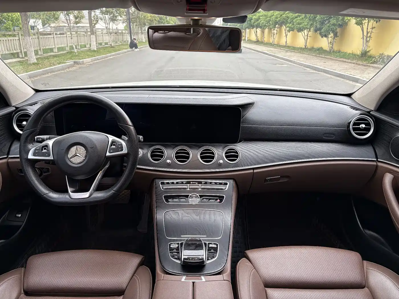 Mercedes-Benz E-Class 2016 E 200 L Sport Type фото 6