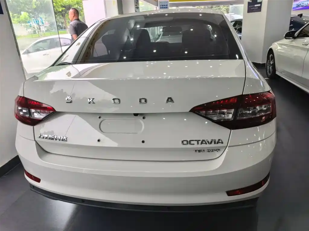 SKODA OCTAVIA