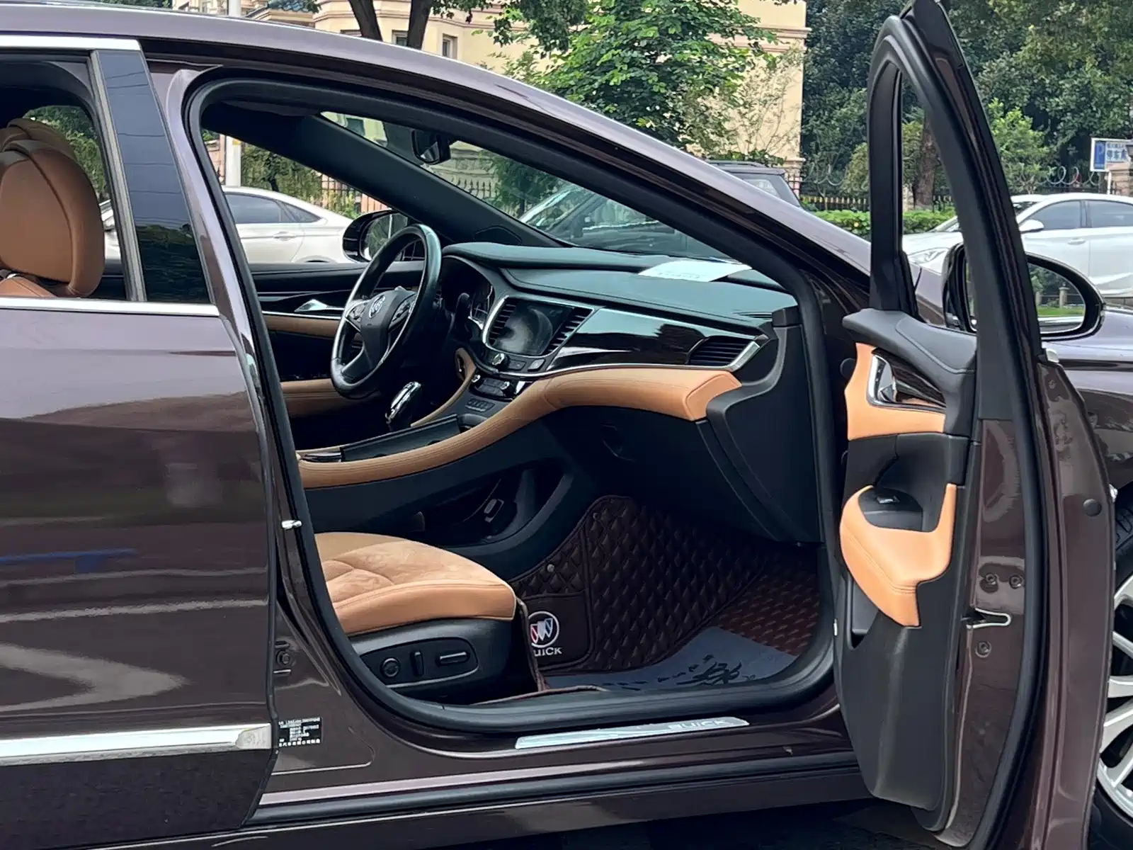 Фото 26 - Buick LaCrosse