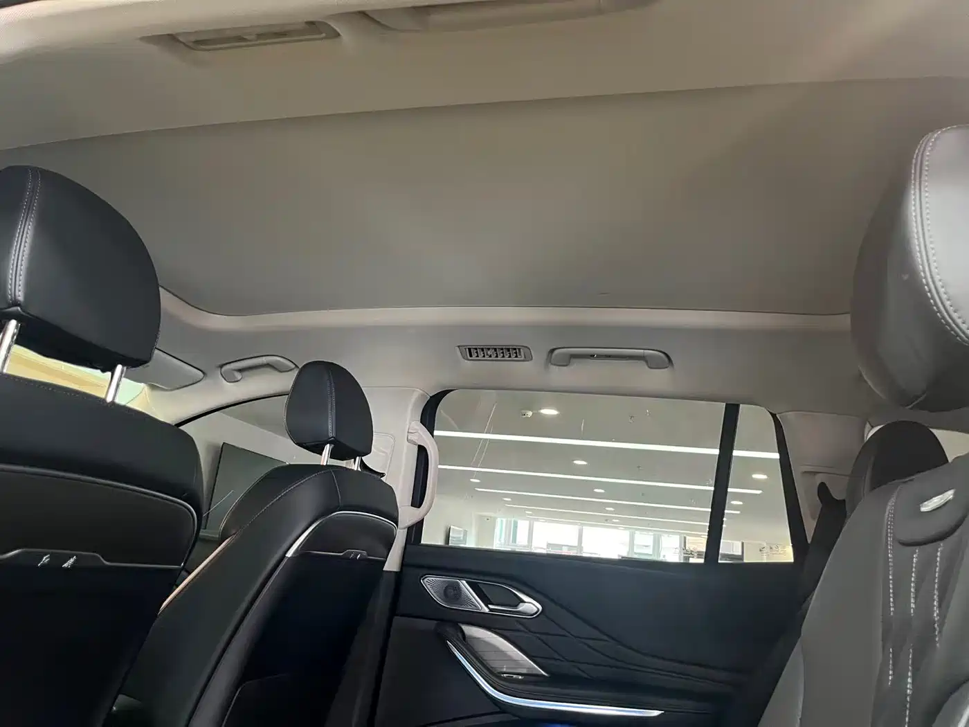 Hongqi HS7 PHEV 2024 2.0T PHEV 4WD Flagship Edition 6-seater фото 30