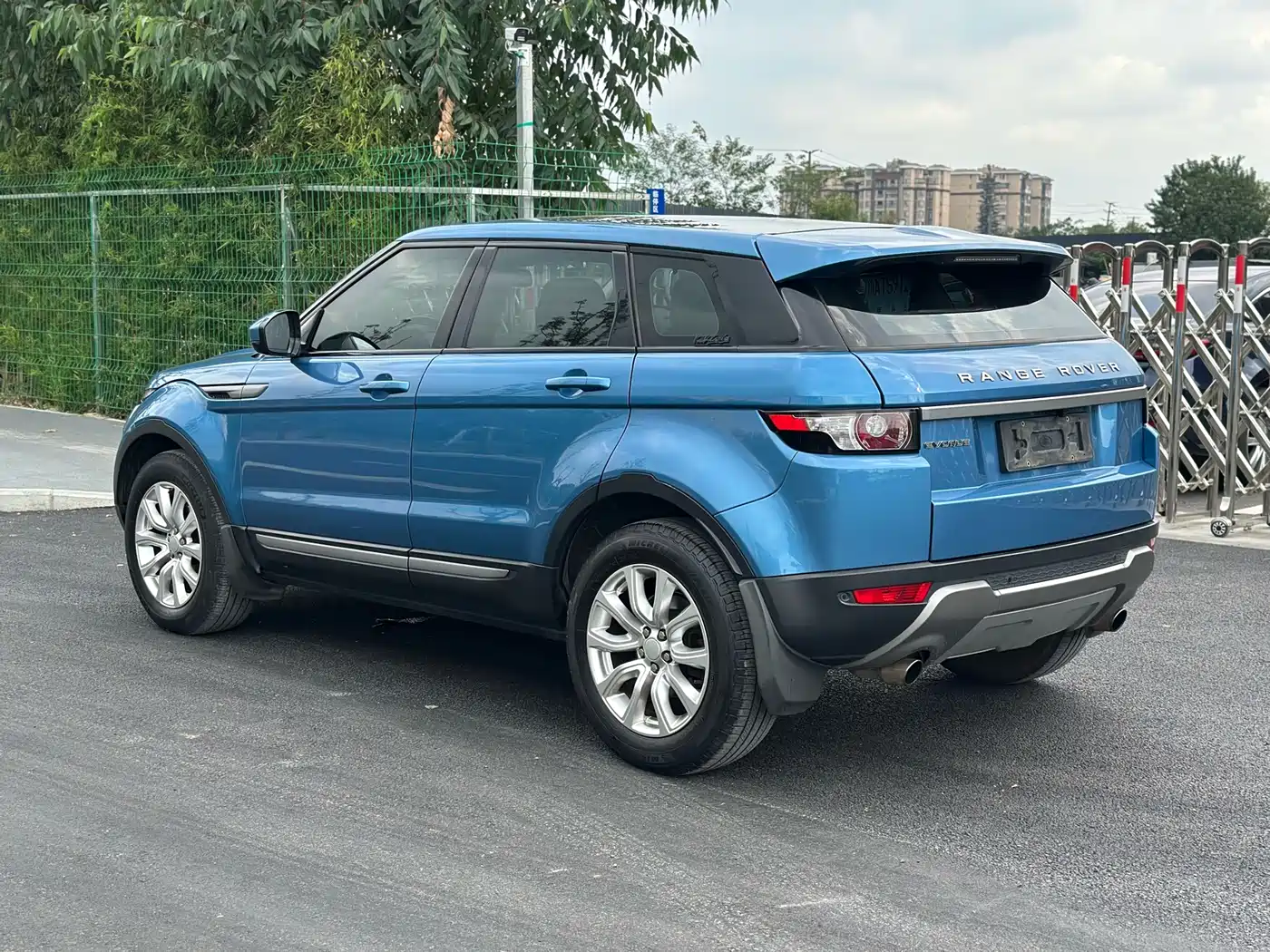 Land Rover Range Rover Evoque 2015 2.0T 5-Door Fashion Edition фото 7
