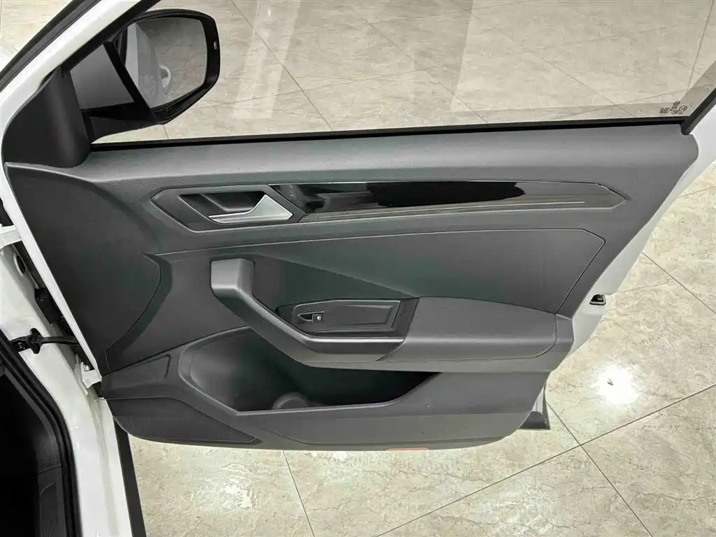 Volkswagen T-ROC 2022 280TSI DSG 2WD Comfort PLUS фото 12