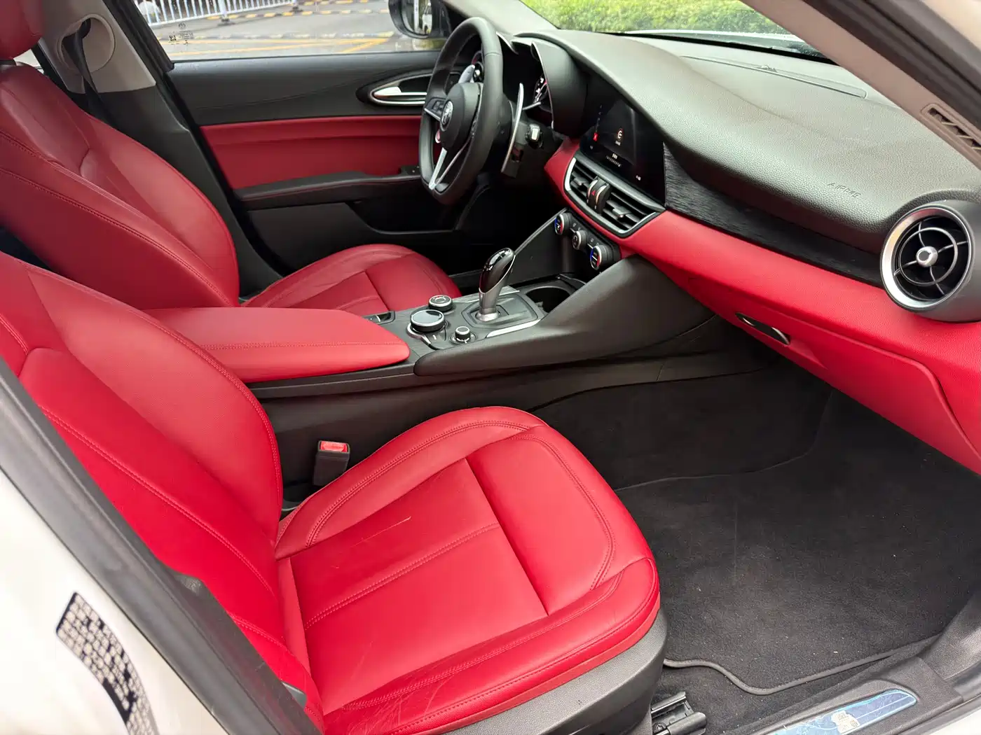 Alfa Romeo Giulia 2020 2.0T 280HP Dark Night Phantom Limited фото 15