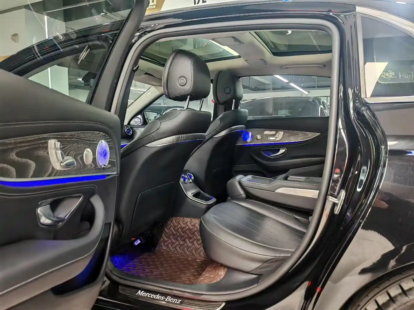 Mercedes-Benz E-Class 2023 Facelift E 300 L Luxury фото 6
