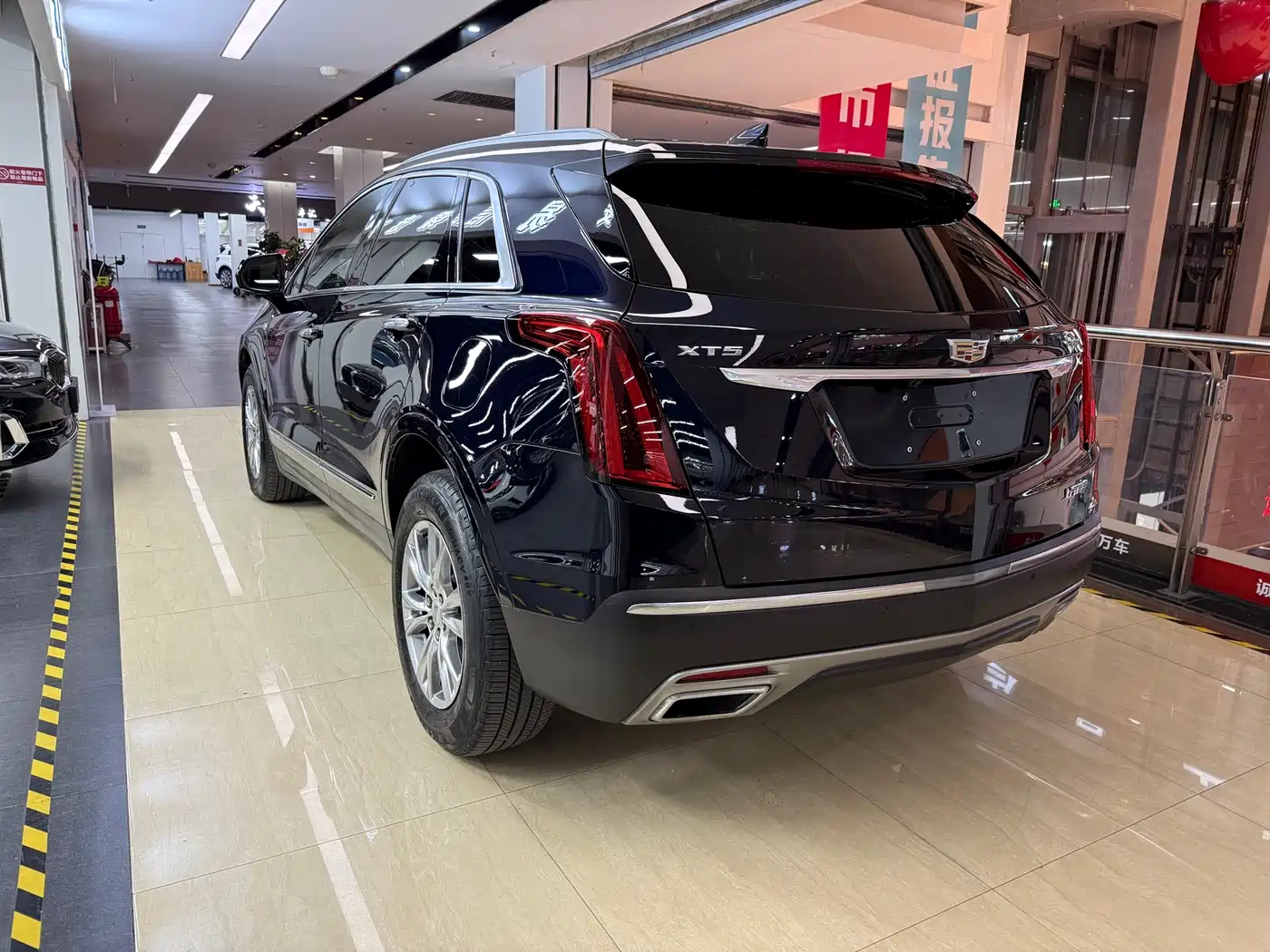 Cadillac XT5 2021 2.0T 2WD Luxury Edition фото 5