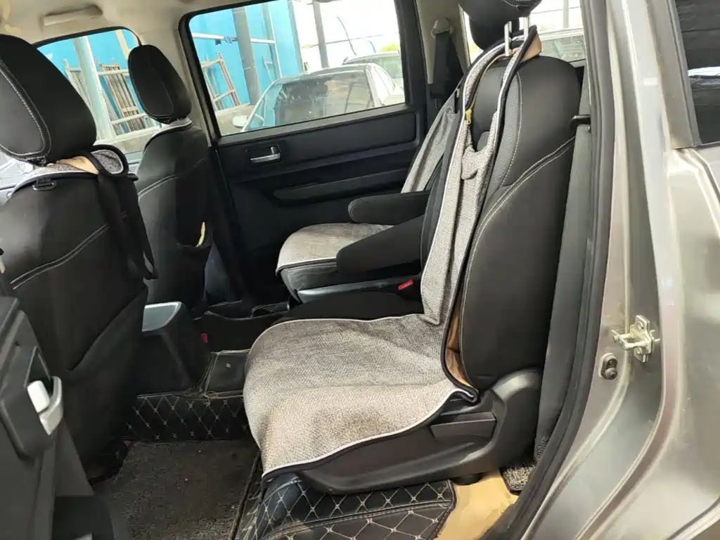 Wuling Motors Wuling Hongguang PLUS 2019 2019 1.5T Manual Comfort 7-Seater
