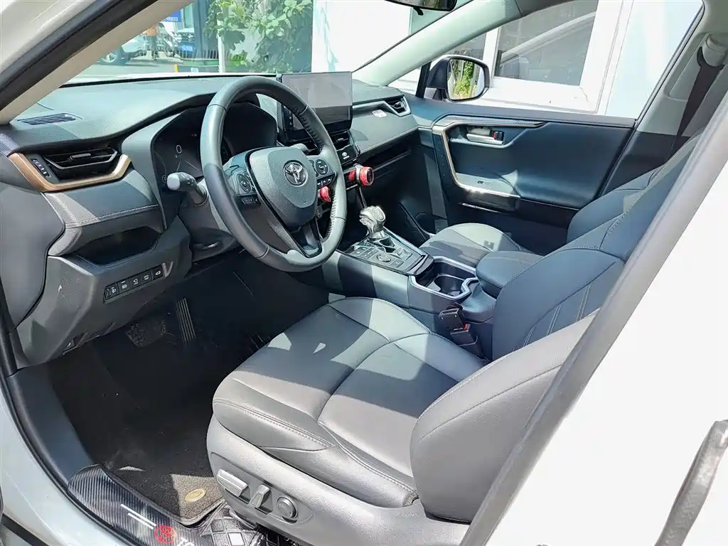 Toyota Wildlander 2024 Hybrid 2.5L E-CVT FWD Luxury PLUS Edition фото 7