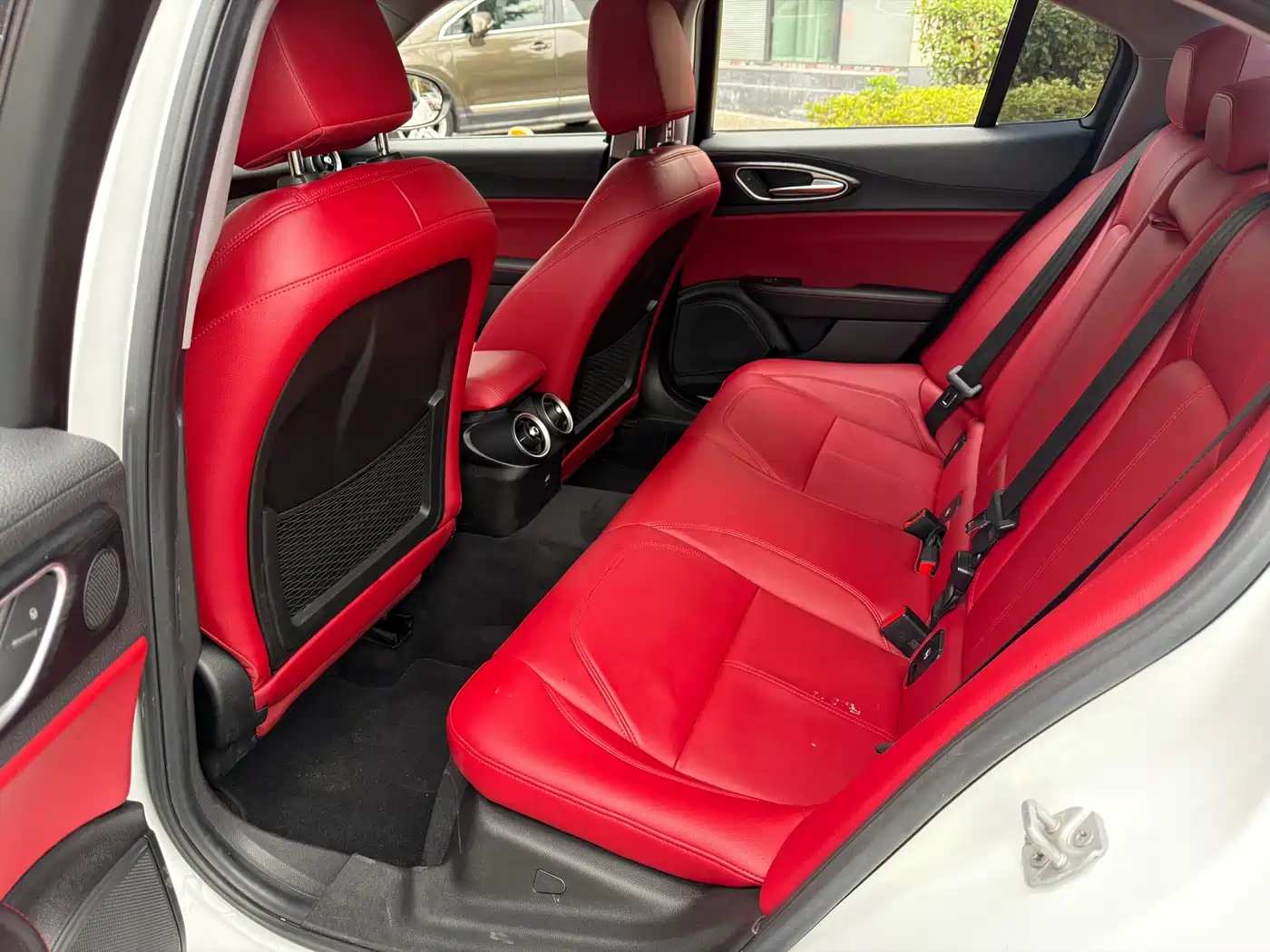 Alfa Romeo Giulia 2020 2.0T 280HP Dark Night Phantom Limited фото 16