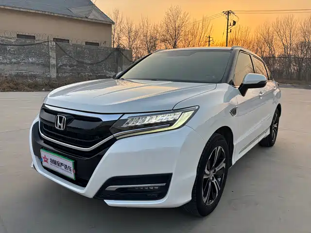 HONDA UR V