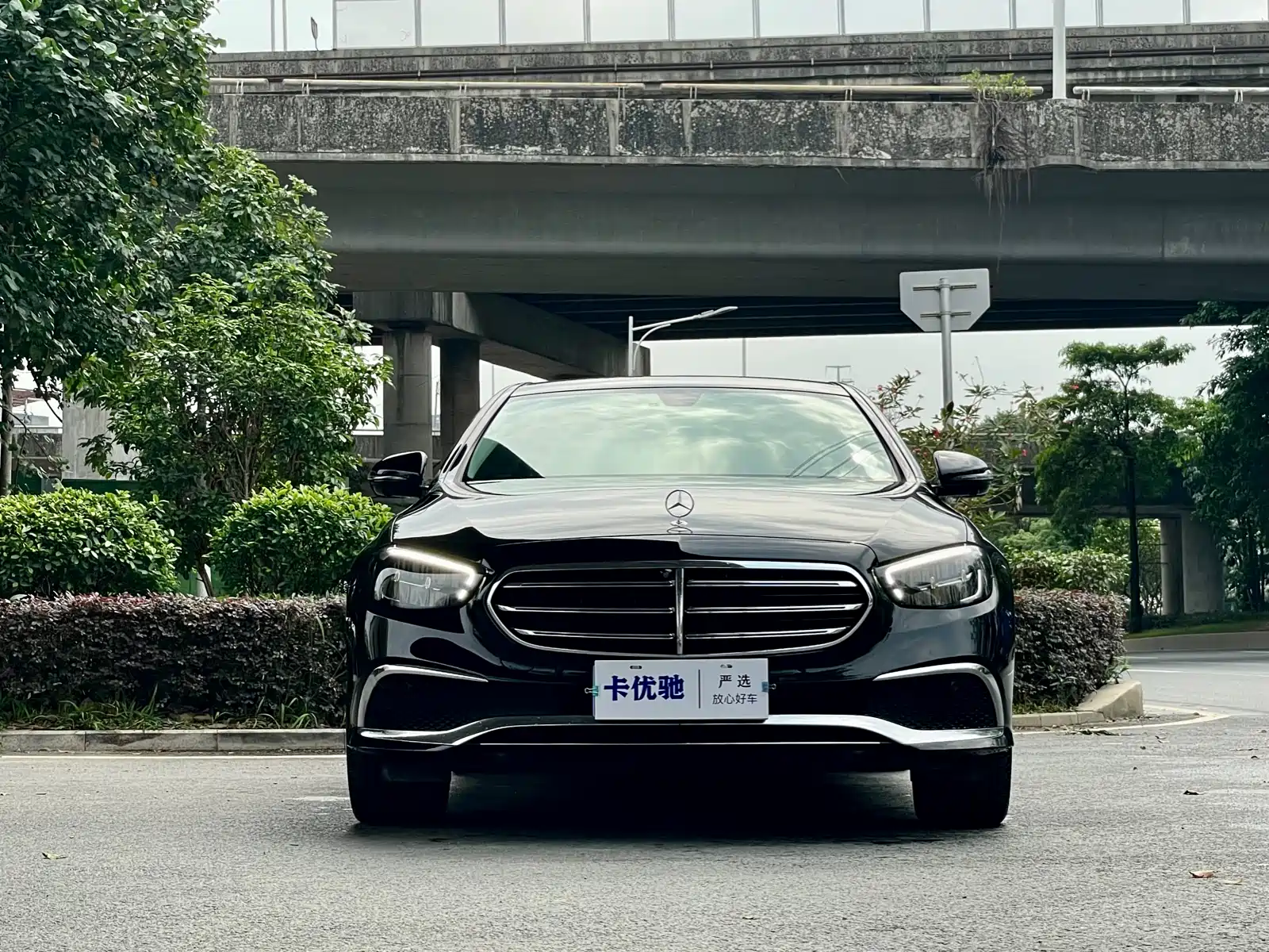 Фото 2 - Mercedes-Benz E-Class