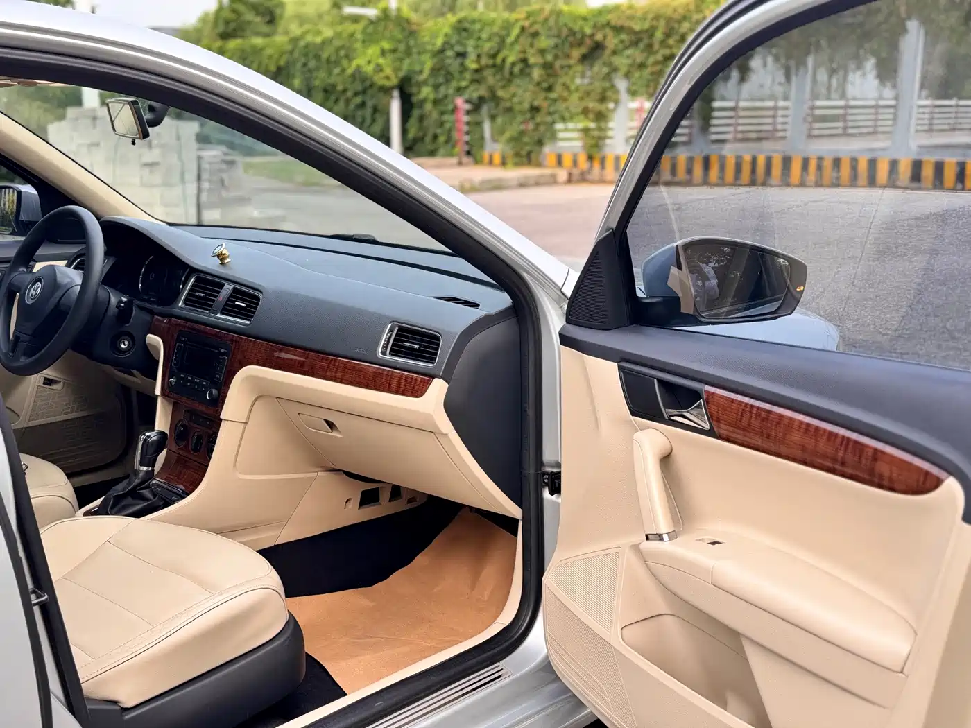 Volkswagen Lavida 2012 2013 1.6L Automatic Comfort Edition