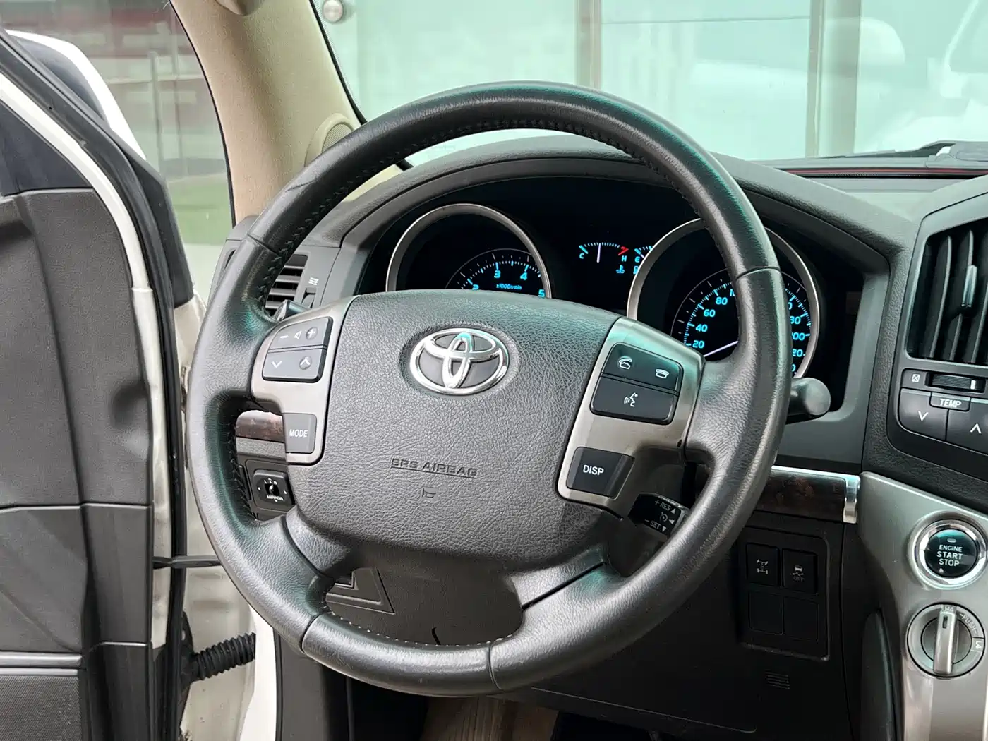 Toyota Land Cruiser 2010 Model 4.7L Automatic VX фото 14