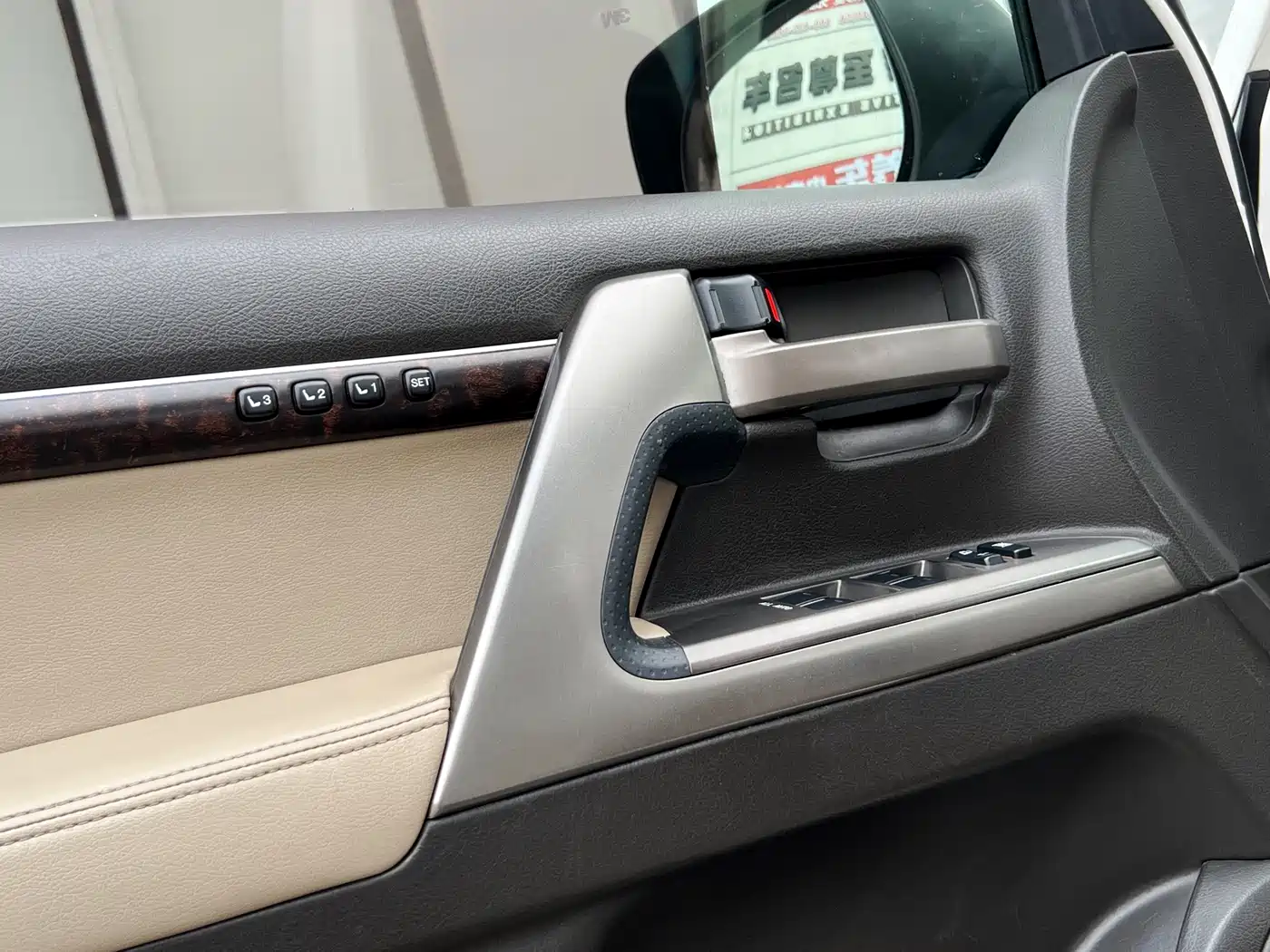 Toyota Land Cruiser 2010 Model 4.7L Automatic VX фото 15