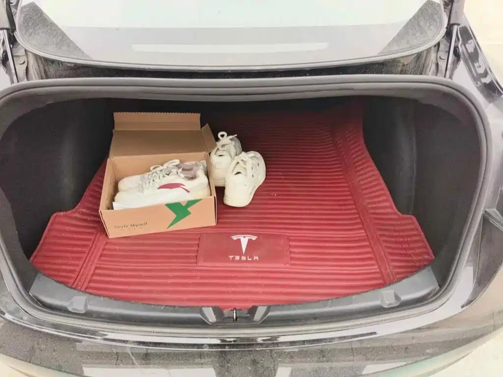 Фото 13 - Tesla Model 3