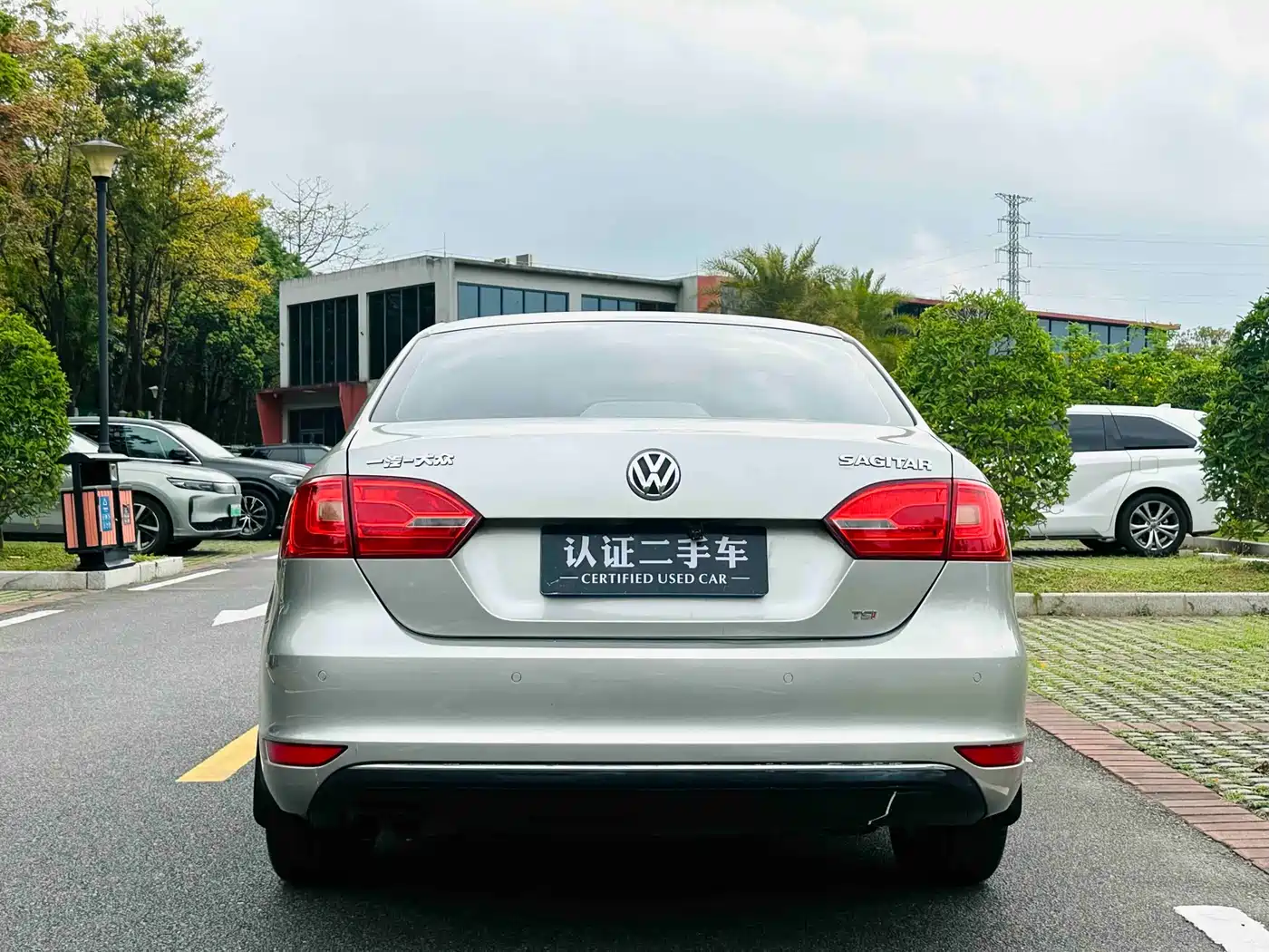 Volkswagen Sagitar 2014 1.4TSI Automatic Luxury фото 6