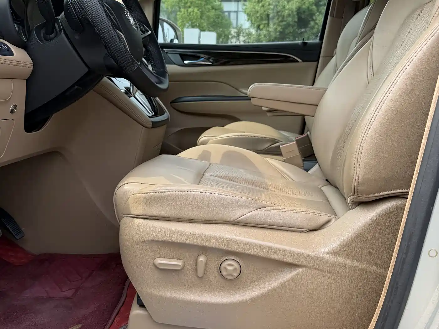 Фото 24 - Buick GL8