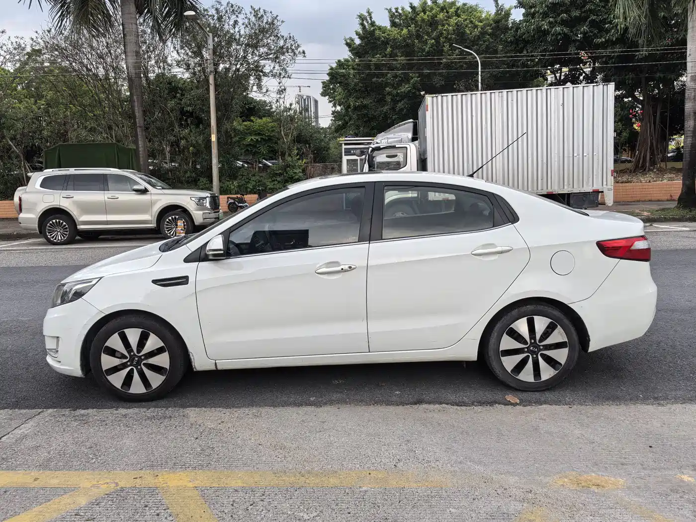 Photo 4 - Kia K2