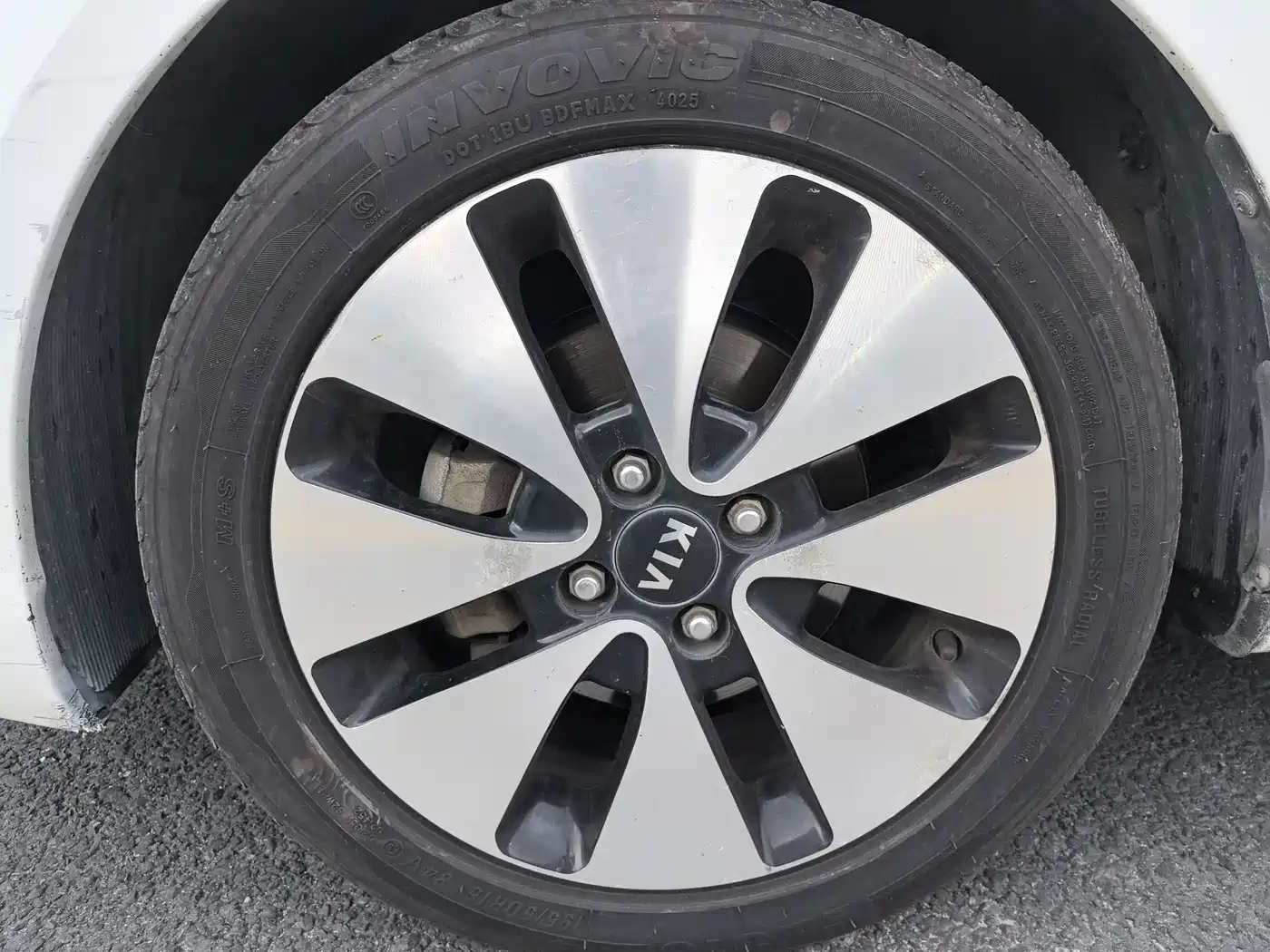 Photo 19 - Kia K2