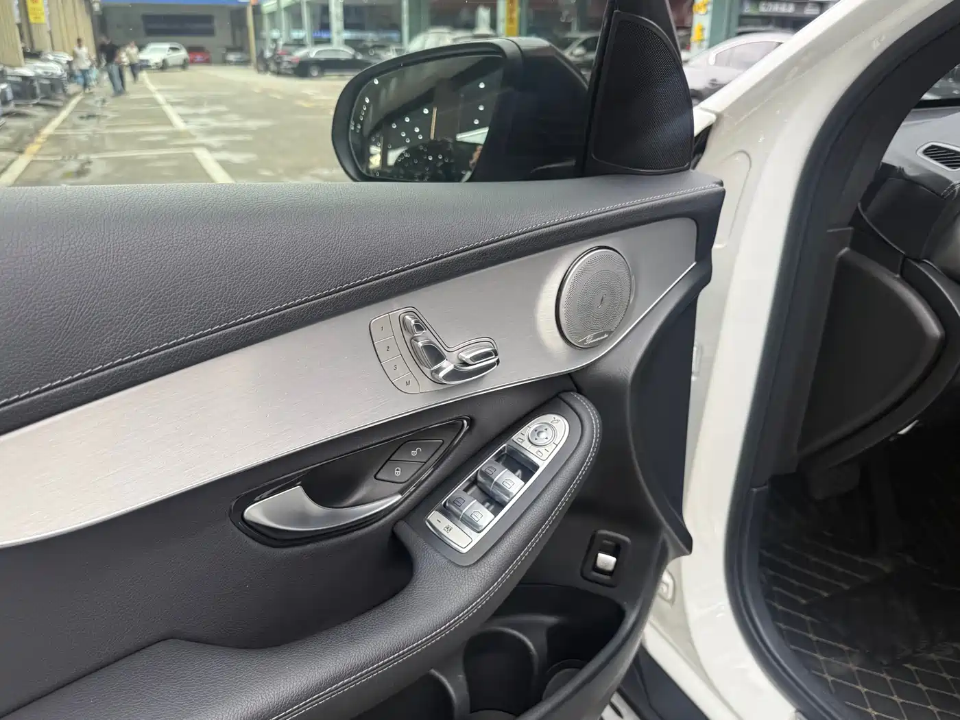 Mercedes-Benz GLC Coupe 2019 GLC 200 4MATIC Coupe SUV фото 11