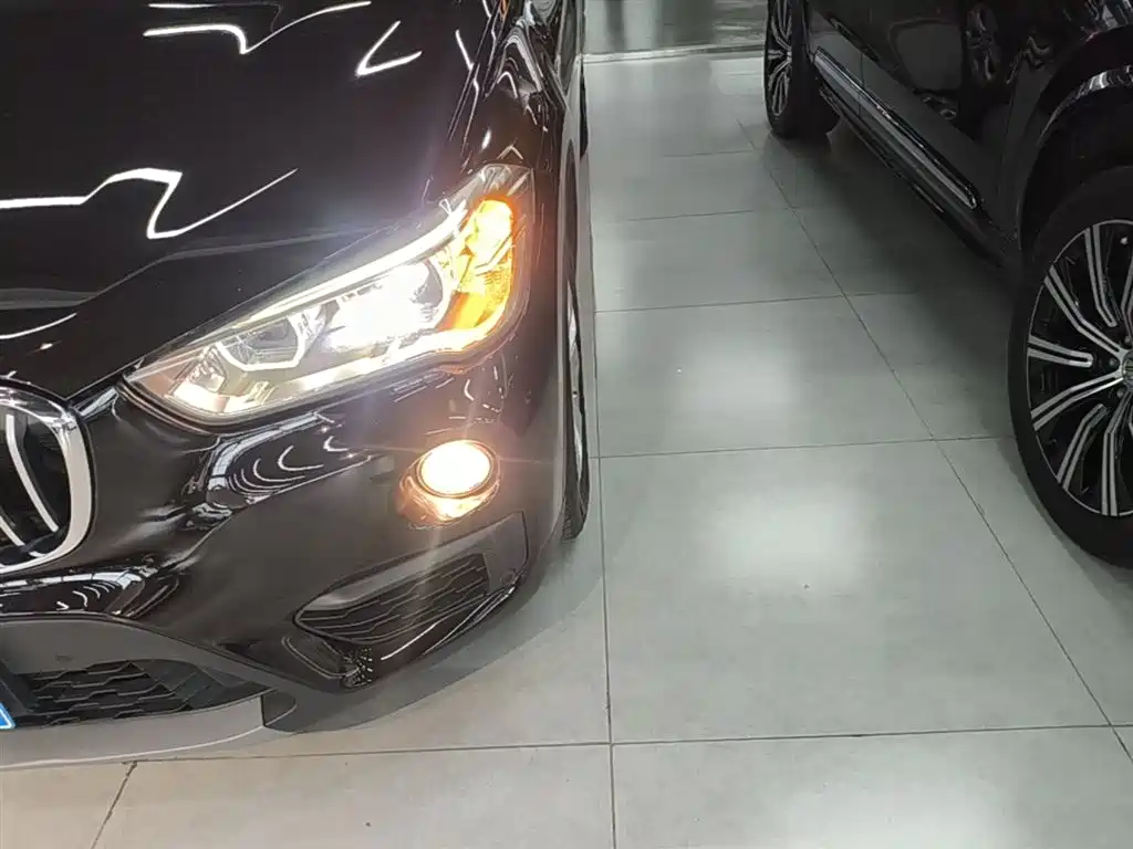 BMW X1 2016 sDrive18Li Premium Model фото 23