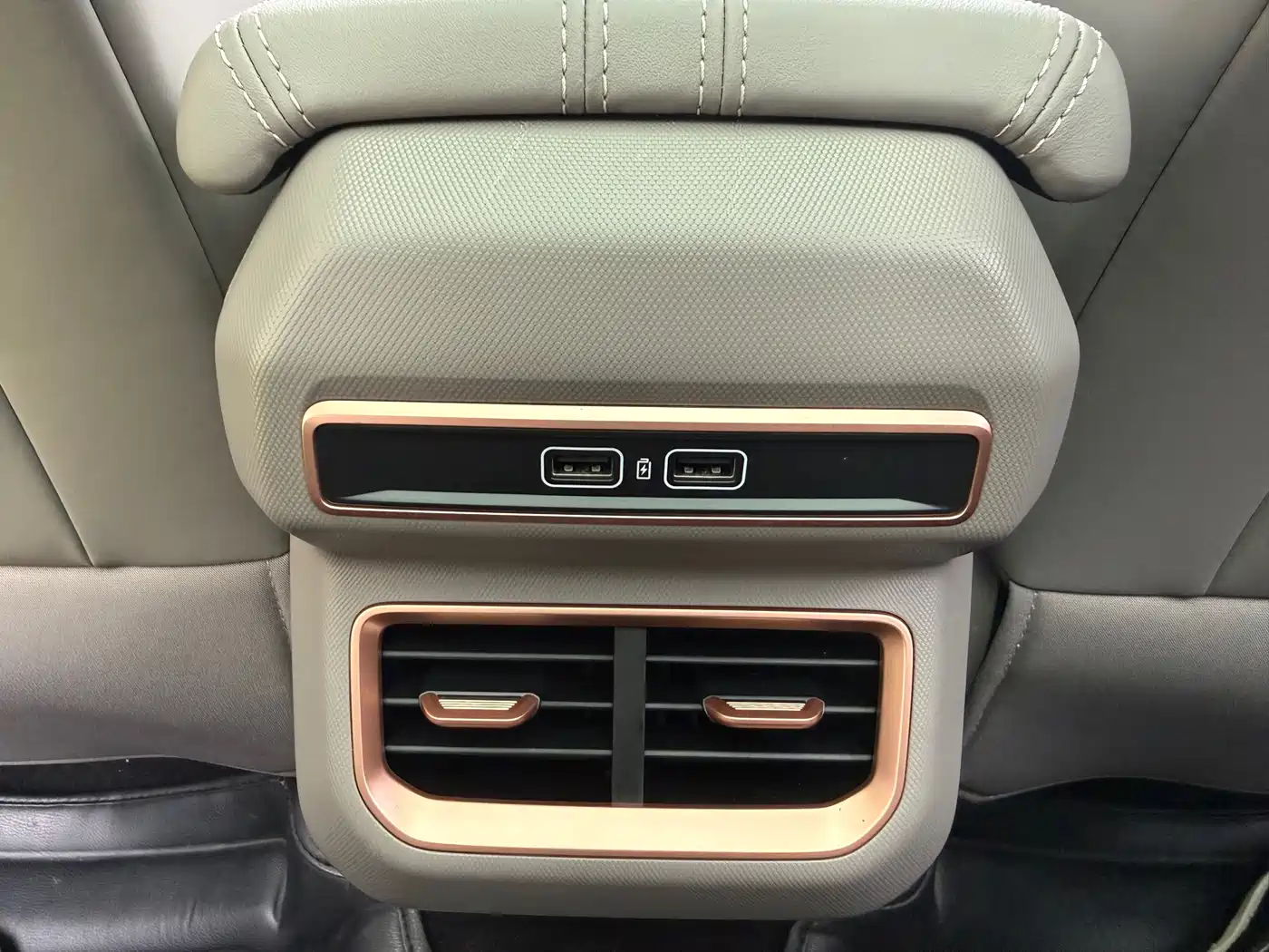 Geely ICON 2025 2026 Chocolate 1.5TD Pure Edition