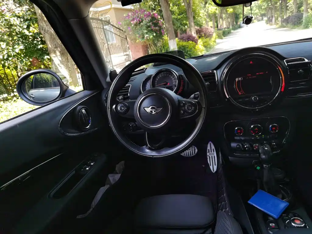 Фото 3 - MINI CLUBMAN