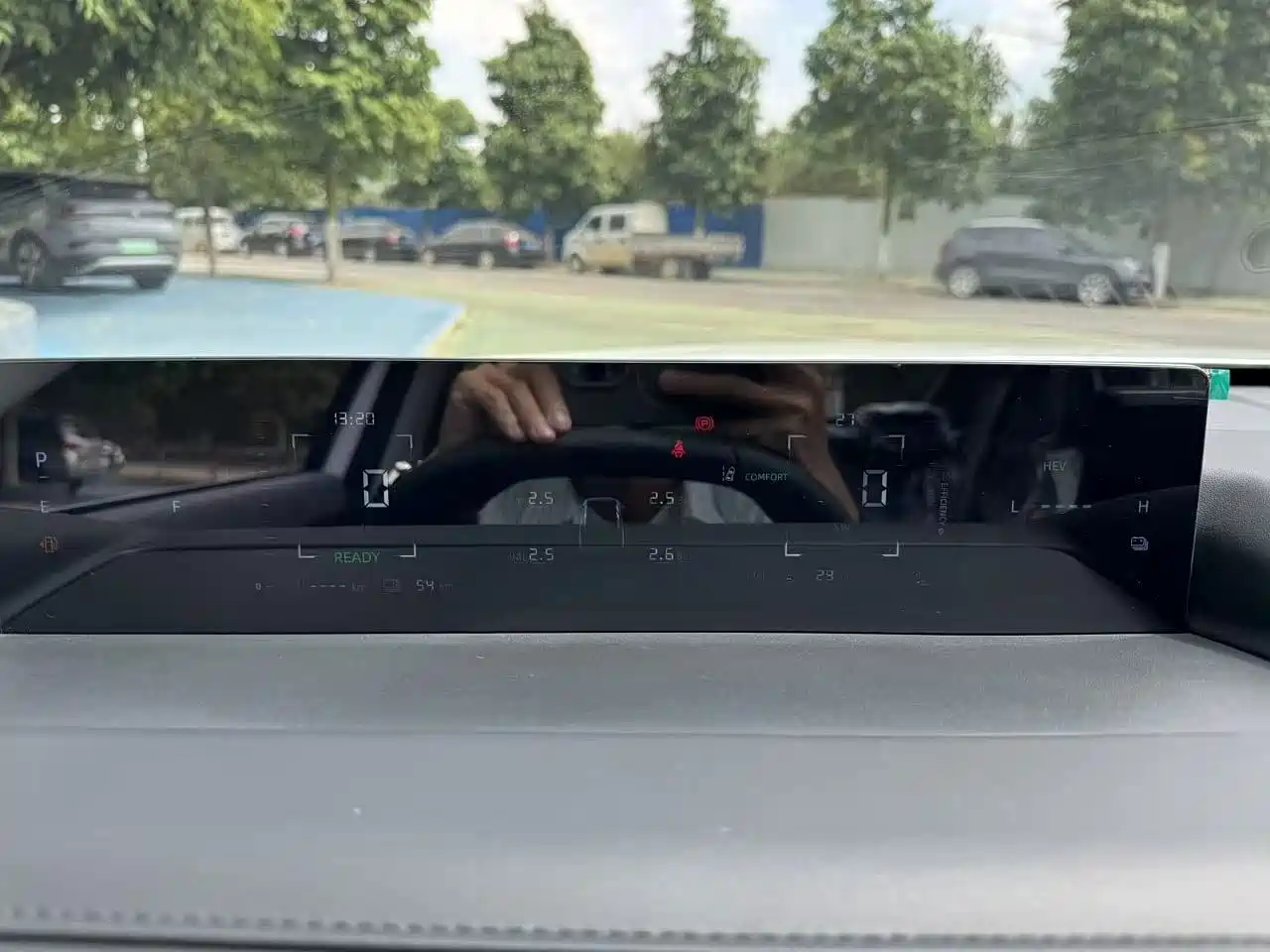 Фото 9 - Changan Eado PHEV