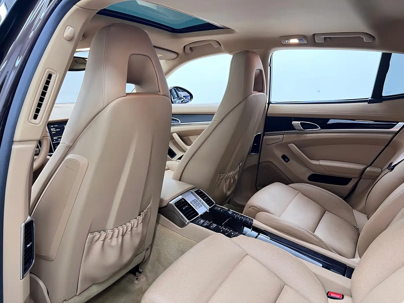 Porsche Panamera 2016 Panamera 4 Edition 3.0T фото 16
