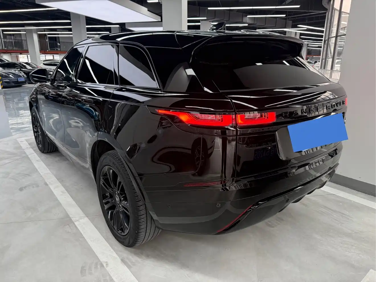 Фото 13 - Land Rover Range Rover Velar