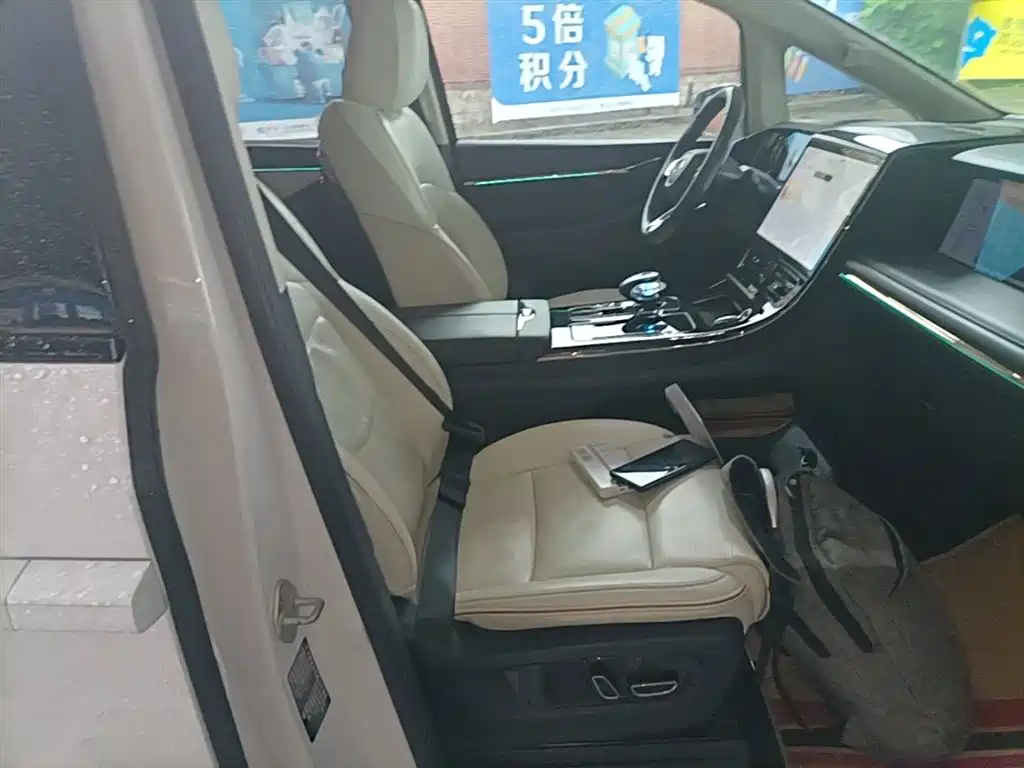 GAC Trumpchi Trumpchi E9 2023 E9 Champion Edition фото 25